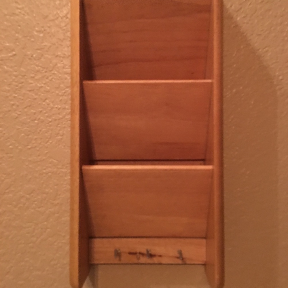 Letter and key holder
